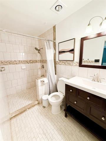 Building Photo - 4448 Chapman St