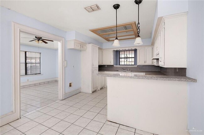 Building Photo - 14 W 26th St