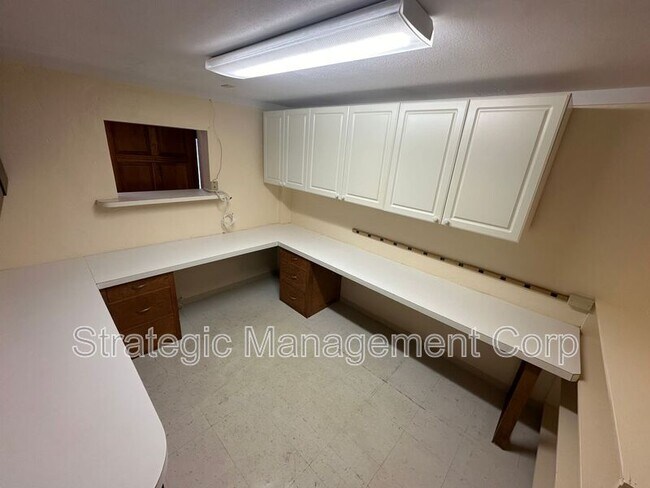 Building Photo - 3717 Manini Way