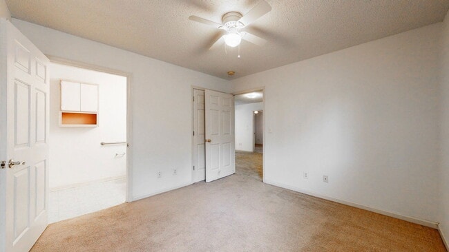 Building Photo - 334 Brownlea Dr