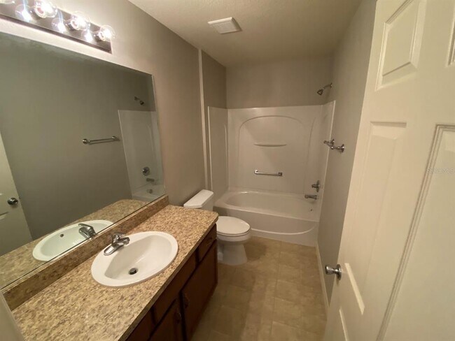 Building Photo - 281 Corbett Dr