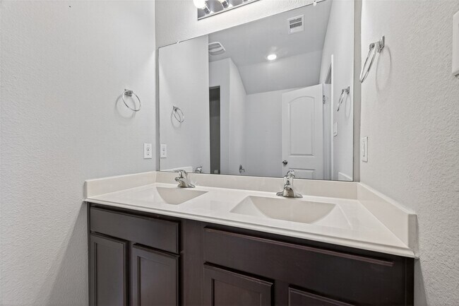 Building Photo - 20811 Birch Hts Trl