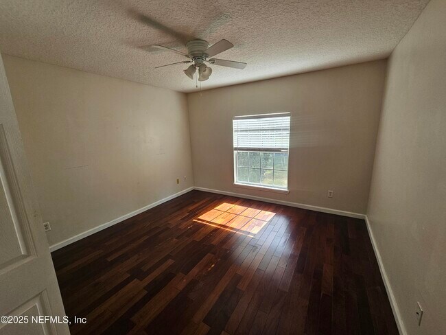 Building Photo - 1708 Dartmoor Ln