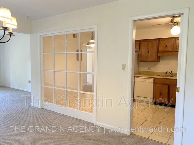 Building Photo - 5260 Crossbow Cir