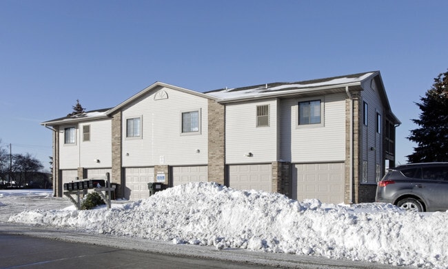 Building Photo - 4102-4112 Knoll Pl