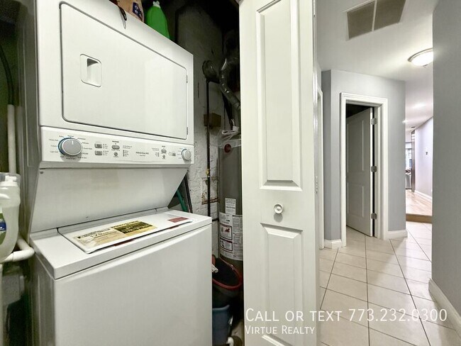 Building Photo - 5791 N Ridge Ave