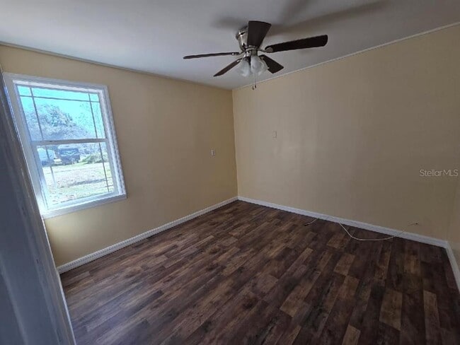 Building Photo - 36627 Eiland Blvd