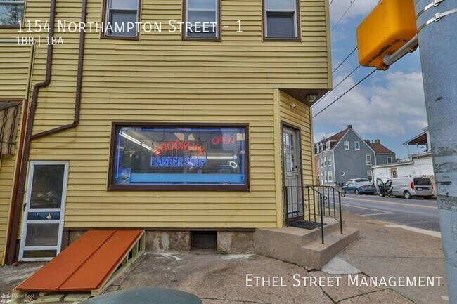 Building Photo - 1154 Northampton St