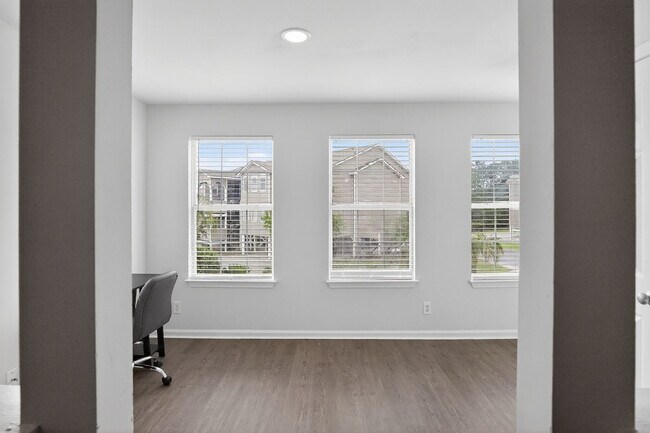 Building Photo - 100 Royal Prince Ln