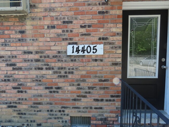 Building Photo - 14405 S Ravinia Ave