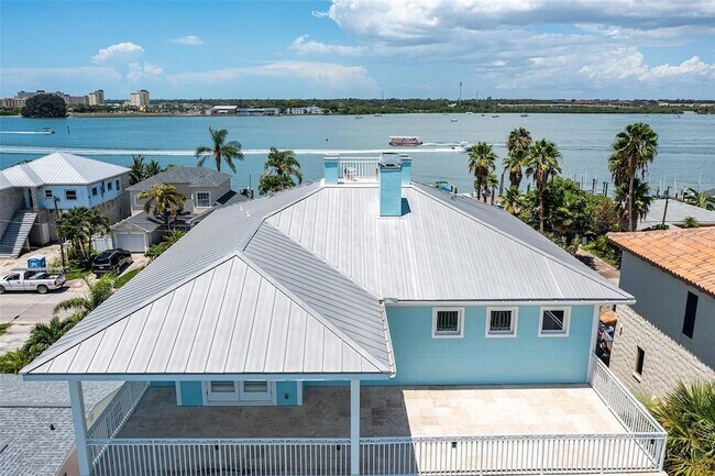 Building Photo - 821 Bay Point Dr