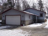 Building Photo - 2+ Bedroom 2 Bath Lake Home