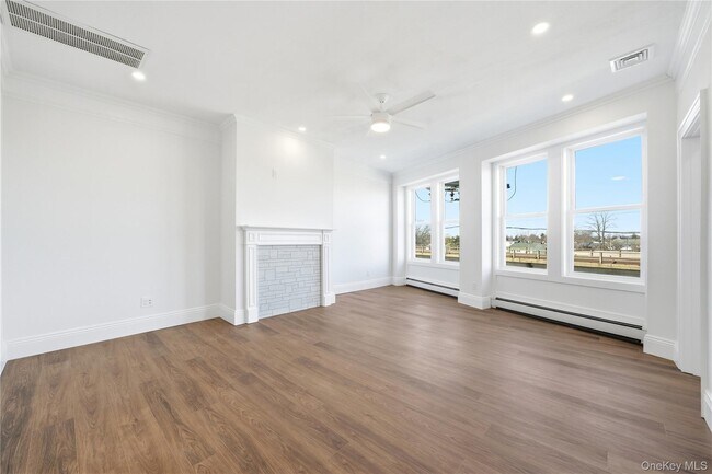 Building Photo - 13 W Hoffman Ave