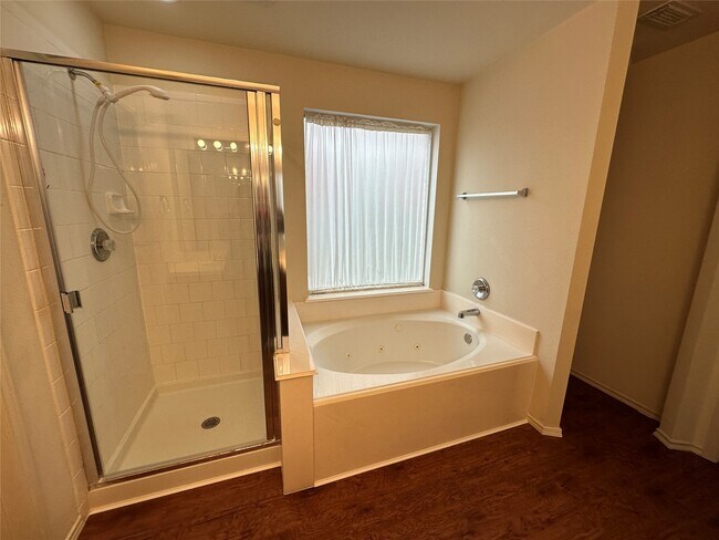 Building Photo - 14915 Sugar Sands Dr