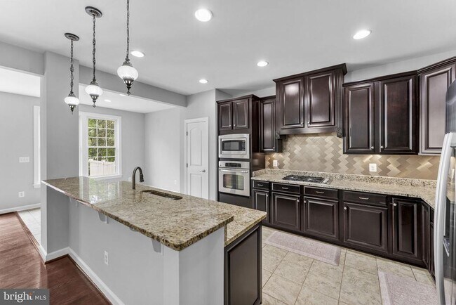 Building Photo - 21268 Park Grove Terrace