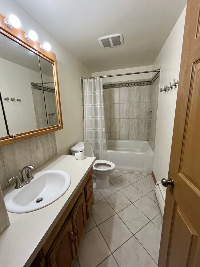 Building Photo - 6701 Bellefield Dr