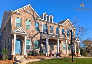 Building Photo - BEAUTIFUL End Unit 2 Bedroom Townhome in Pineville - MOVE IN READY MARCH 2026