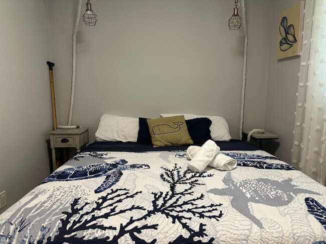 Building Photo - 1258 Beach Rd