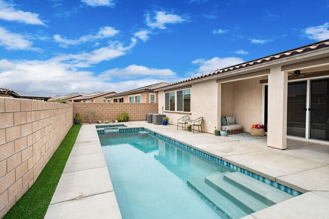 Building Photo - 81887 Via Encinitas