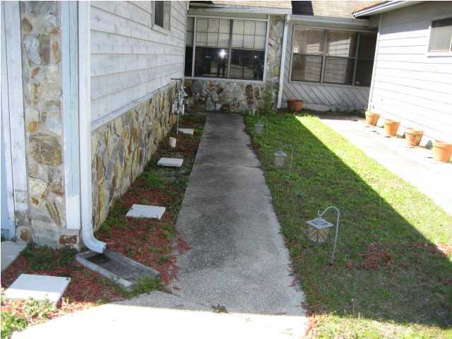 Building Photo - 1008 Pineview Blvd