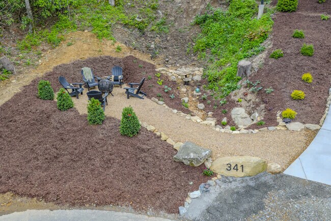 Building Photo - 341 Mossy Creek Ln