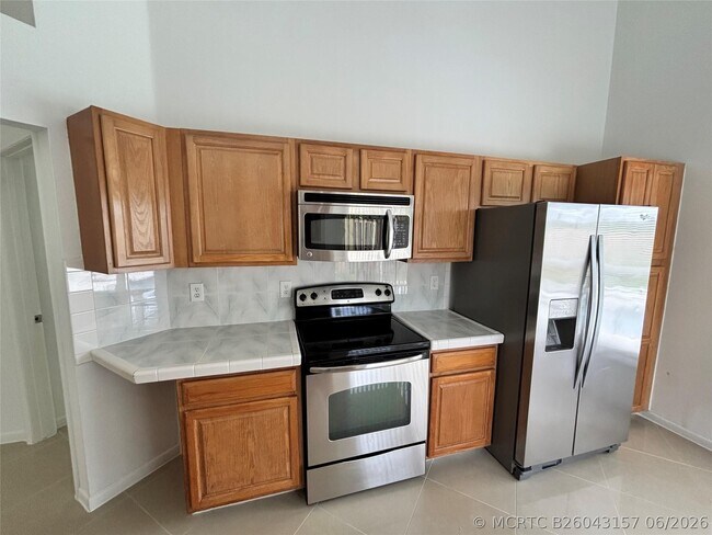 Building Photo - 2990 NW 68th Ave