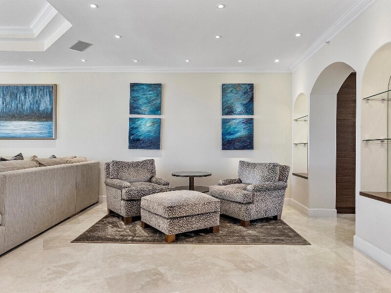 Building Photo - 3200 N Ocean Blvd