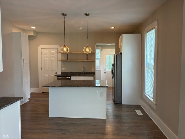 Building Photo - 1125 Churchman Ave