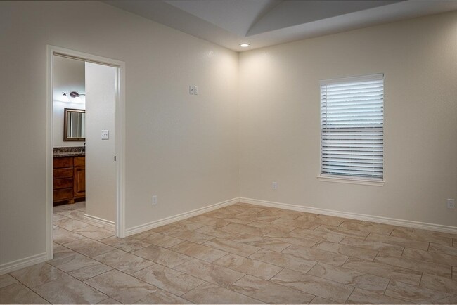 Building Photo - 309 Javier Dr