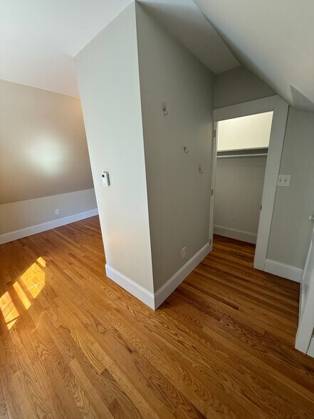 Building Photo - 20 Mansfield St