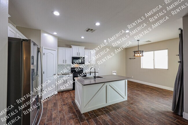 Building Photo - 7223 N 73rd Dr