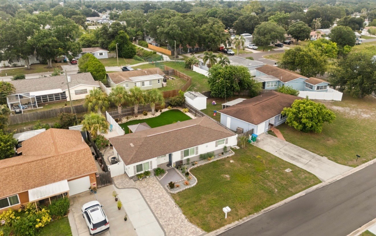 Building Photo - 6027 43rd Terrace N