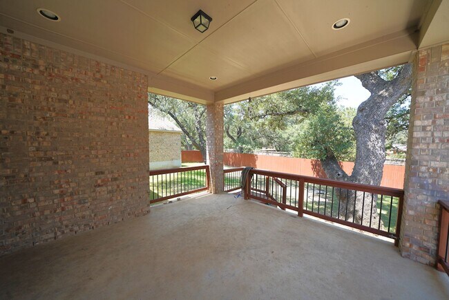 Building Photo - Executive Style Rental Now Available in Bo...