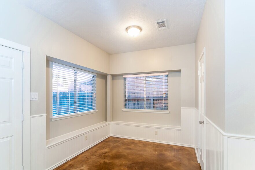 Building Photo - 18930 Forest Trace Dr