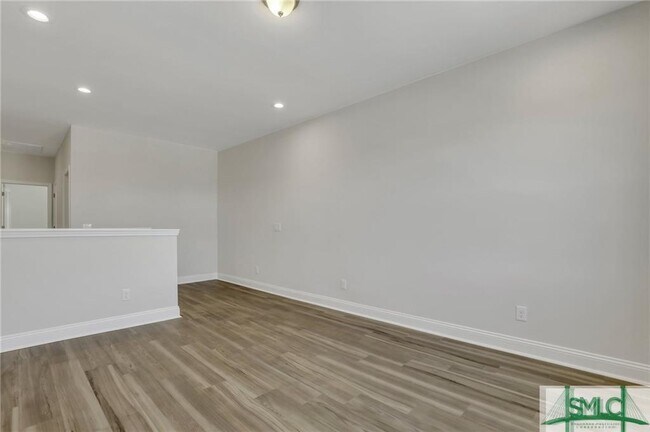 Building Photo - 157 Lower Creek Dr