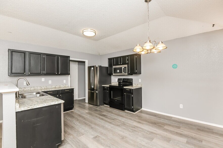 Building Photo - 2607 Whitehurst Dr