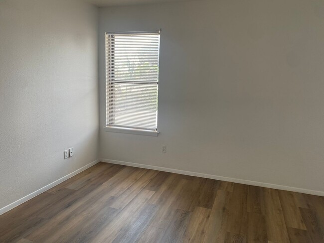 Building Photo - 3155 Posada Ct