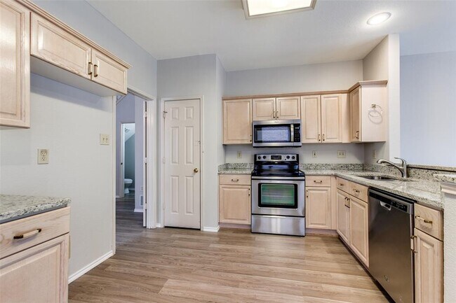 Building Photo - 2719 Cherlin Pl