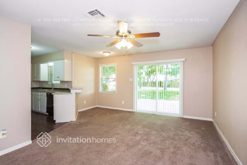 Building Photo - 10351 Carlow Ln