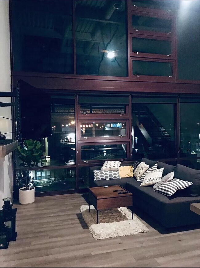 Living space 04 - 367 Auden Ave