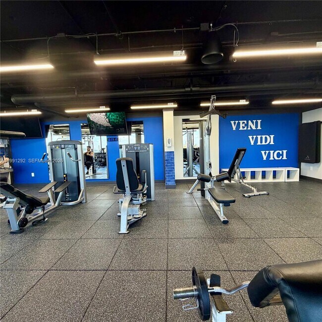 Building Photo - 555 NE 15th St