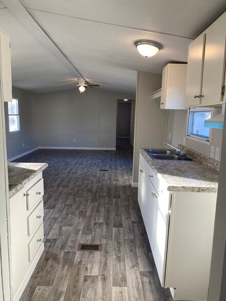 Building Photo - 210 Jamback Rd