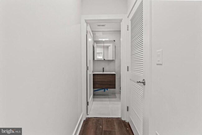 Building Photo - 253 N 3rd St