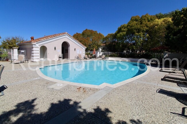 Building Photo - San Marcos, 1897 Matin Circle #217 - Great location! Close to shopping, restaurants, and easy acc...