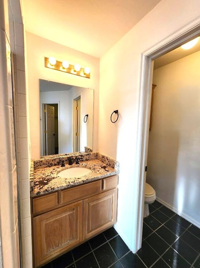 Building Photo - 3 Bed 2Bath 2 Car in the Westlake Addition NW OKC