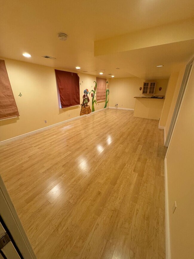 Building Photo - Prime Central Park 5bed/4ba