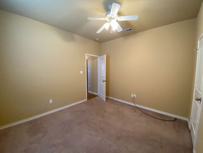 Building Photo - 684 Paso Fino St