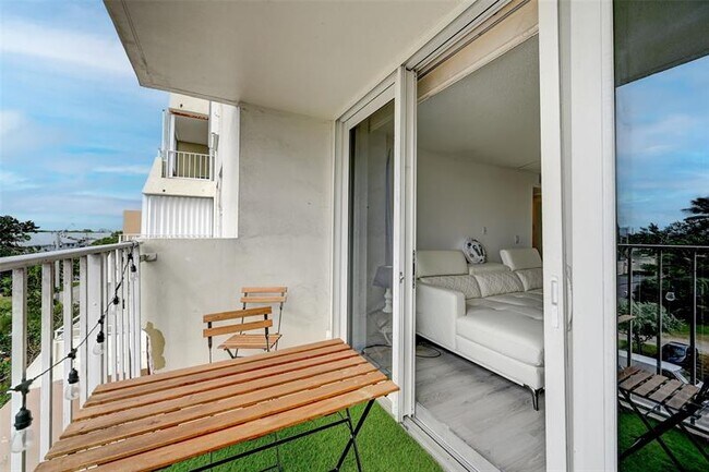 Building Photo - 111 Briny Ave