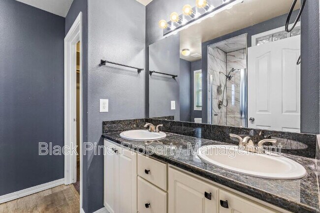 Building Photo - 541 S Canvasback Way