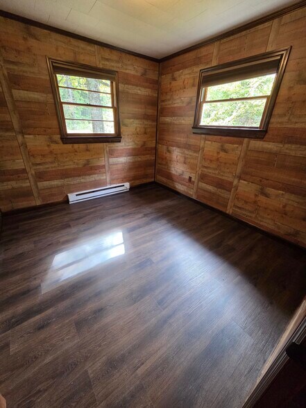 Bedroom 2 - 1004 Rock Castle Ln SE